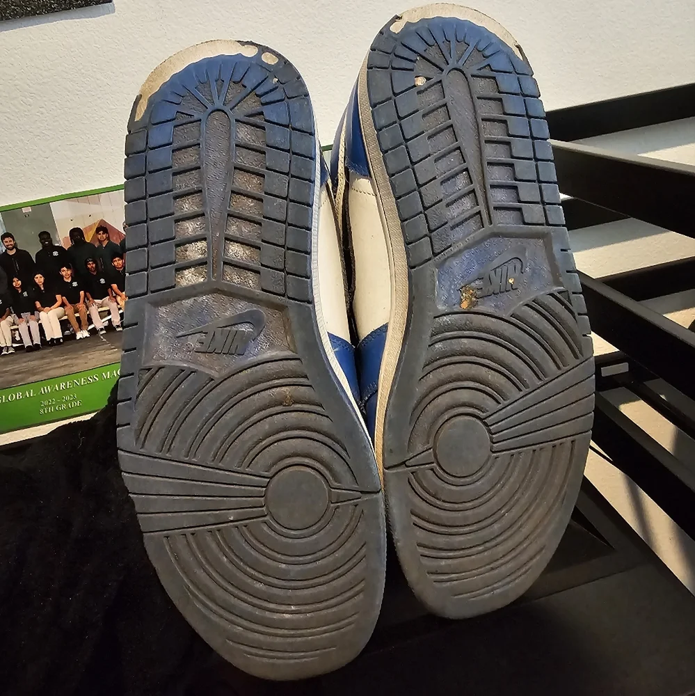 Air Jordan 1 Retro High - Picture 4 of 5